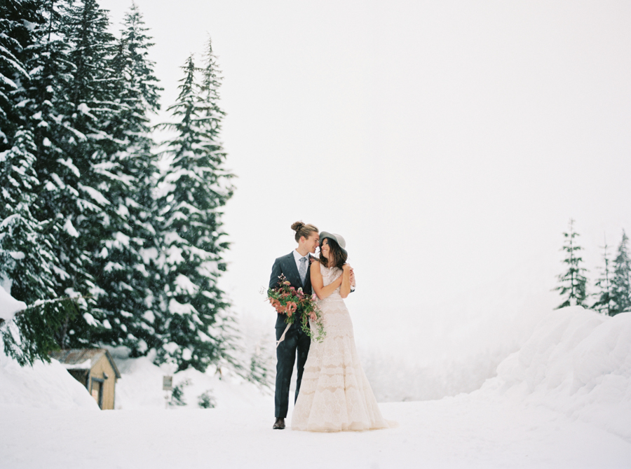 snow-wedding-photos-film209