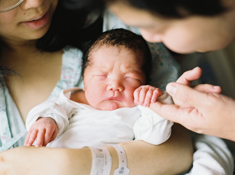 seattle-birth-photographer-film-newborn-046