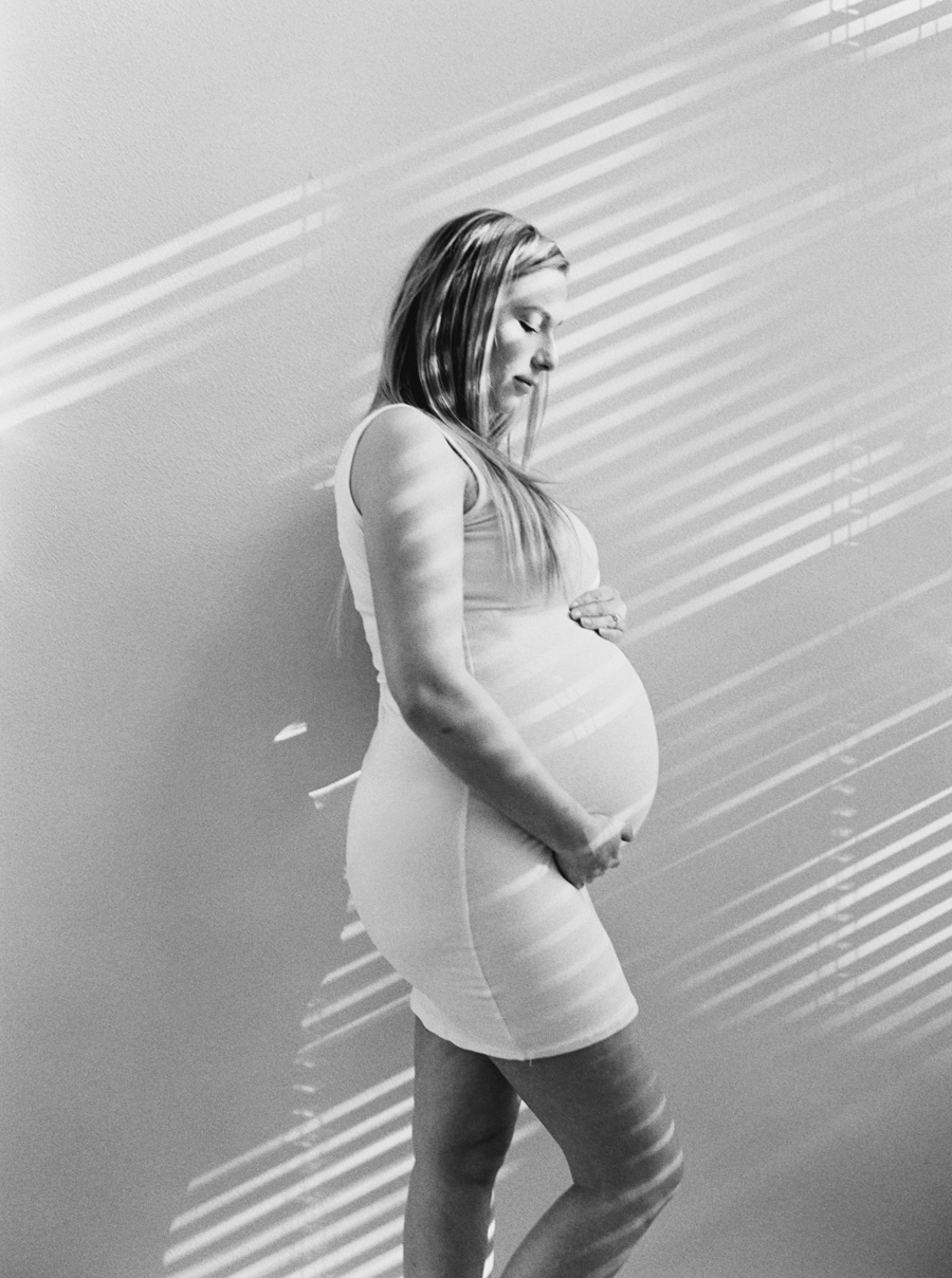 seattle-maternity-photos-film-002