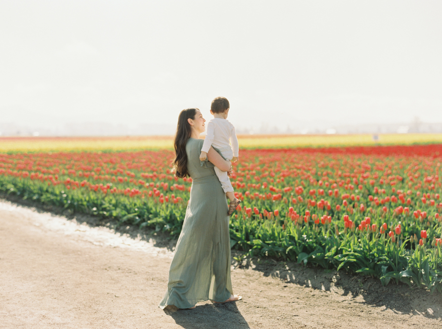 seattle-family-photographer-film-tulips-055