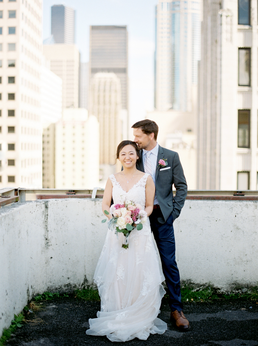 downtown-seattle-wedding-rooftop-film-001